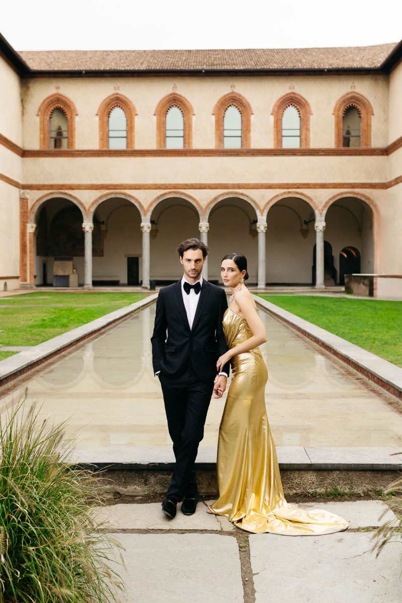 elegant couple courtyard santorini wedding photographer